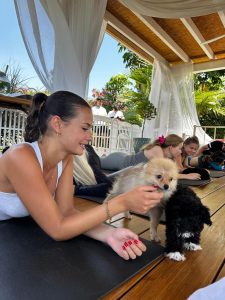 yoga con cachorros - pups and yoga - yoga con perros